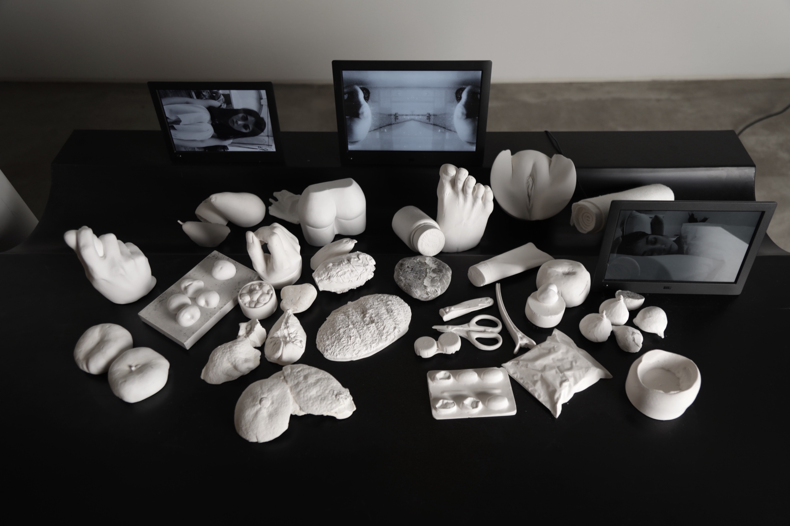 EMPTINESS, 2020, 3-channel video and mixed media, installation on the floor — OYOUNG (2/2)